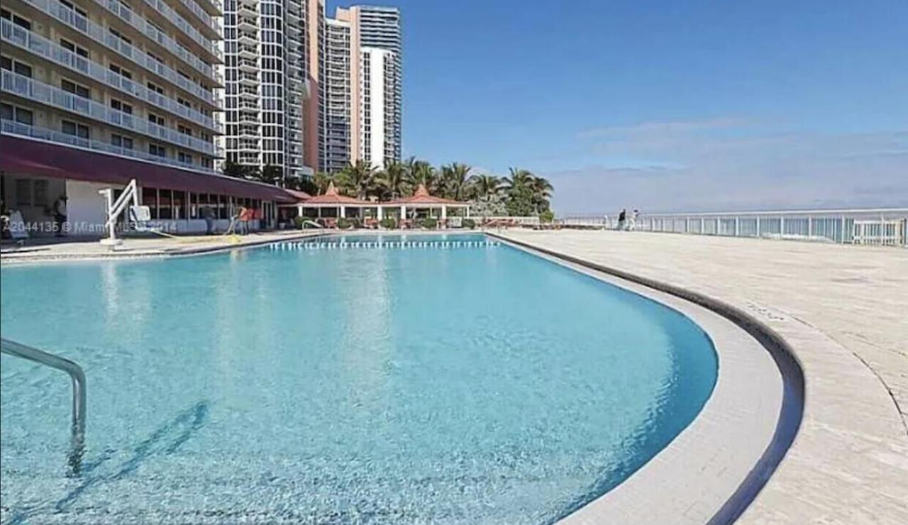 Ramada Marco Polo Hotell Miami Beach Exteriör bild